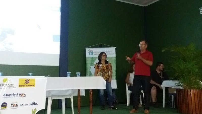 Produtor rural Atílio Pietczak e sua esposa Cicília