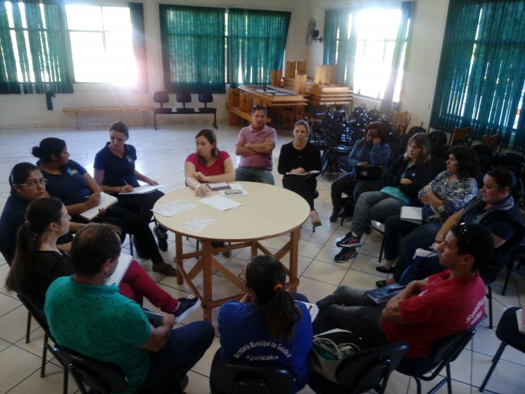 Entidades em reunião